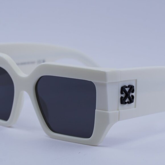 Off-White OERI148 DOVER 0107 Sunglasses White Square Frame, Dark Grey Lenses main image 2
